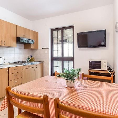 Milo Apartment โปเรช ภายนอก รูปภาพ