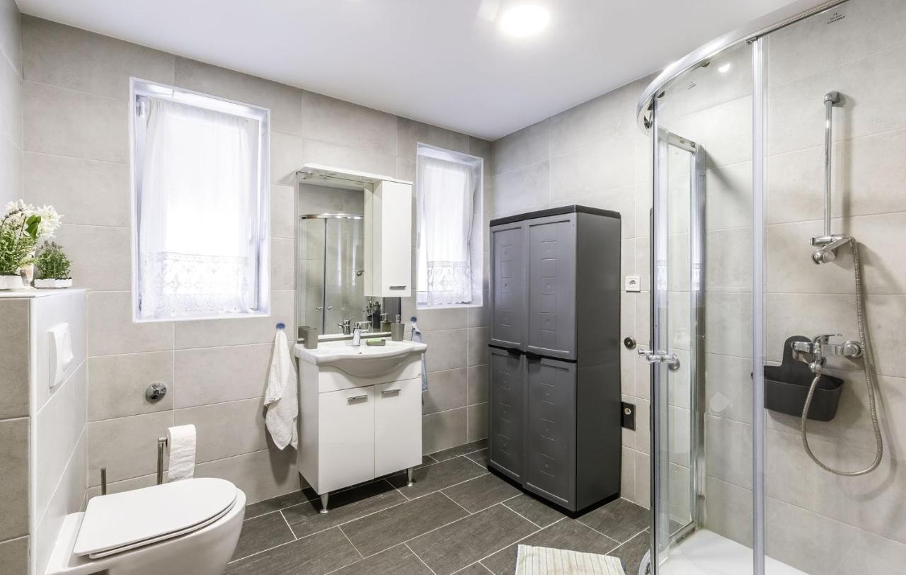 Milo Apartment โปเรช ภายนอก รูปภาพ