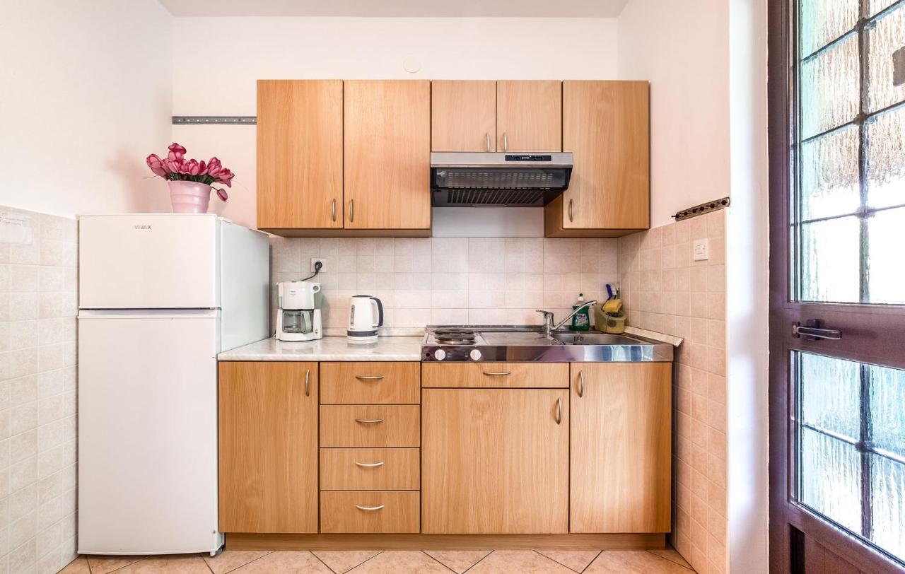 Milo Apartment โปเรช ภายนอก รูปภาพ
